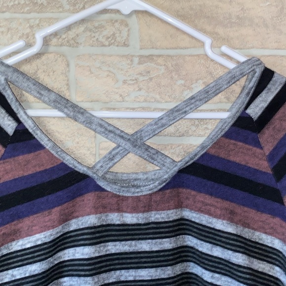 ✅Sunday Long Sleeve Sweater with criss cross back - Picture 4 of 7